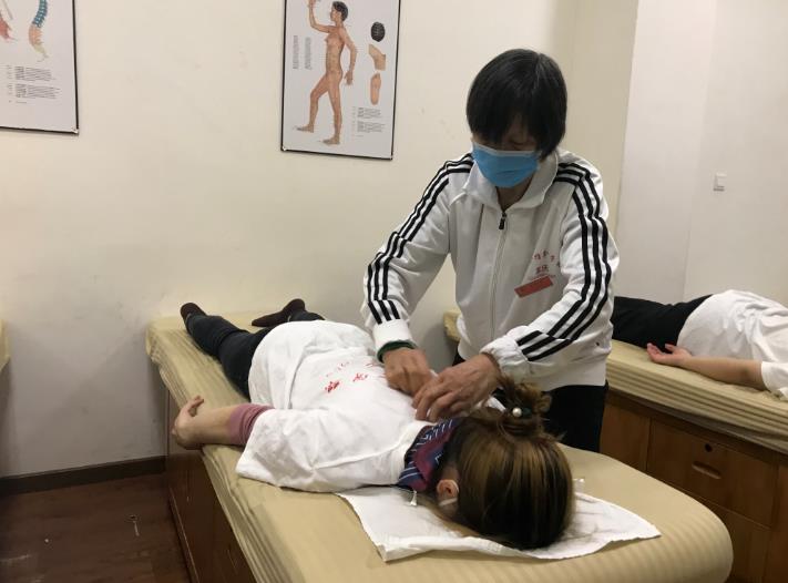 學(xué)推拿有年齡限制嗎？多少歲適合學(xué)？