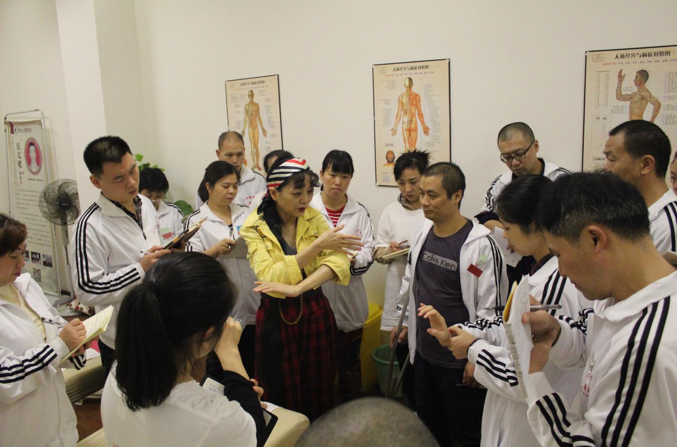 中醫(yī)推拿的4大好處 防病排毒調(diào)氣血助睡眠